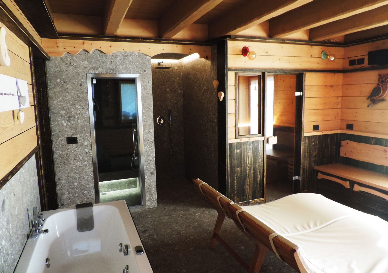 Zona benessere e Spa privata della casa vacanze Chalet Al Cucù a Ovaro, in Friuli venezia giulia